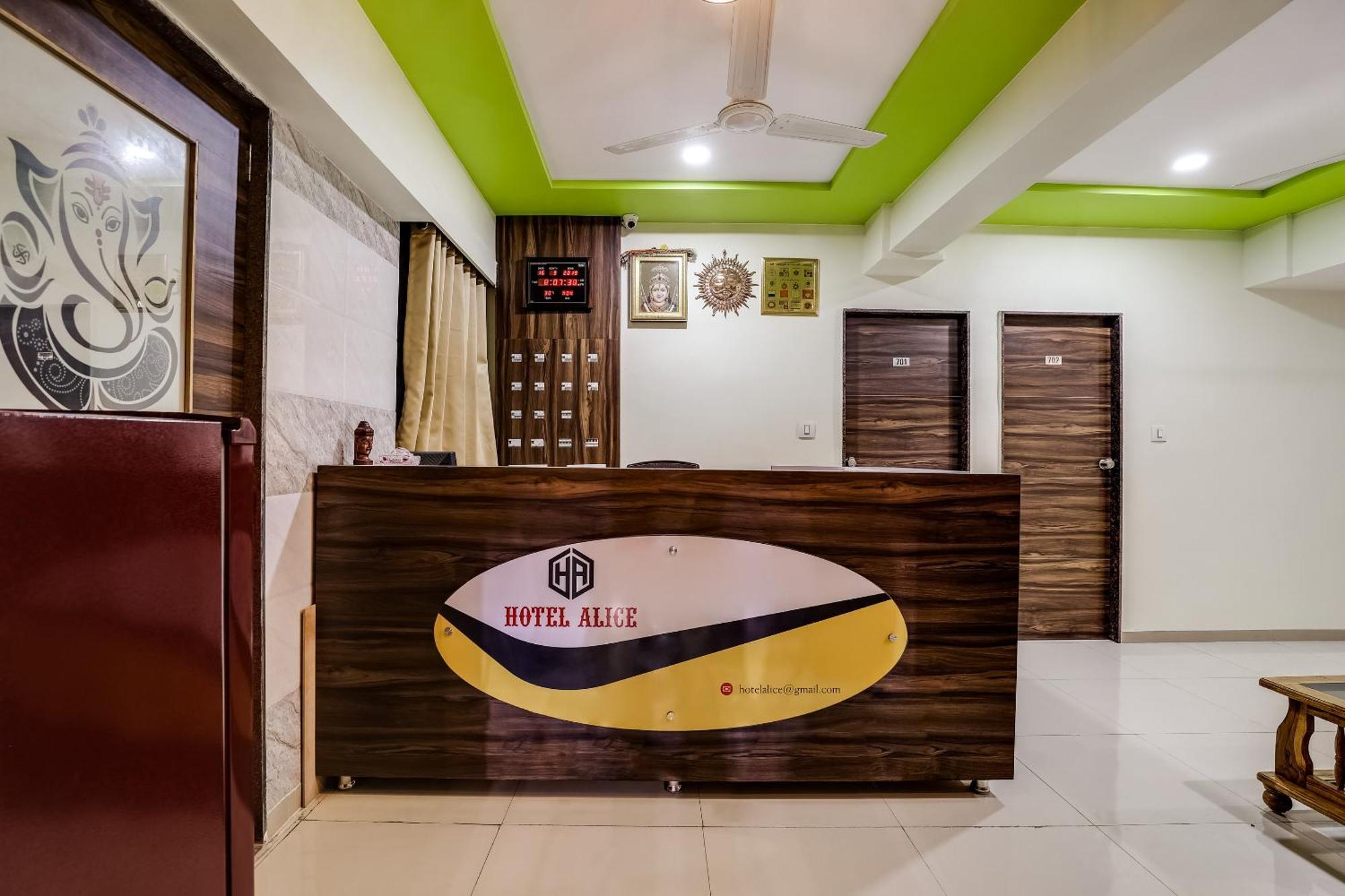 Collection O Hotel Alice Ahmedabad Exterior foto
