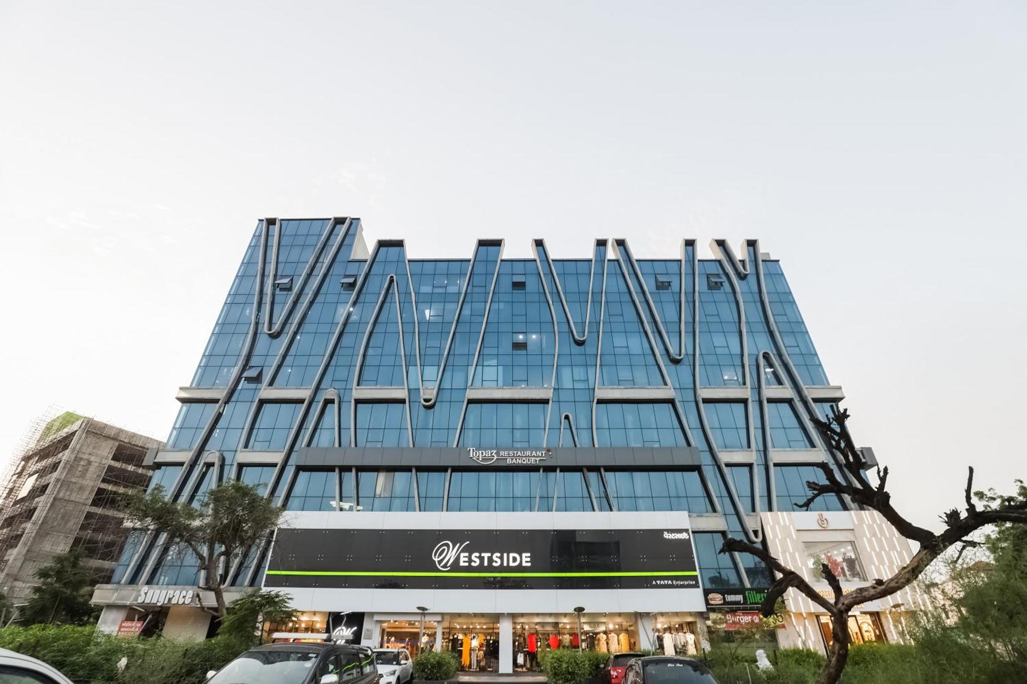 Collection O Hotel Alice Ahmedabad Exterior foto